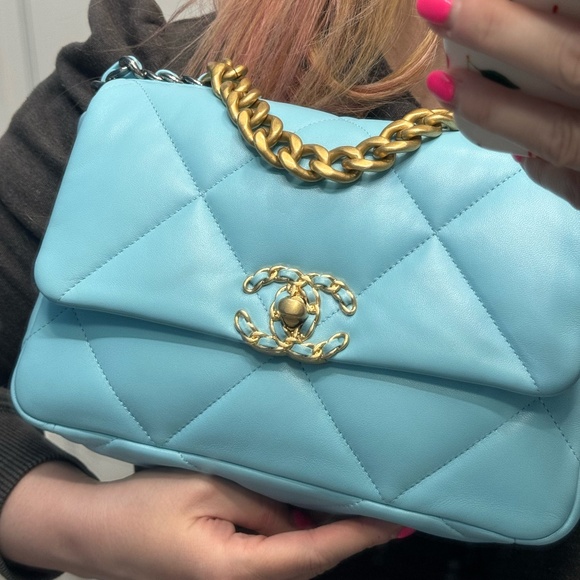RARE! BRAND NEW NEON BLUE CHANEL 19 BAG GORGEOUS!! - Picture 4 of 16